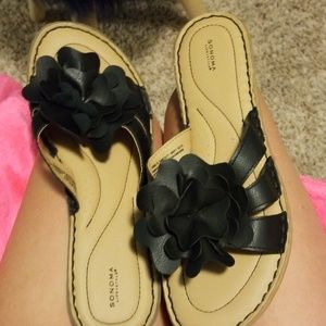 Leather flower sandals